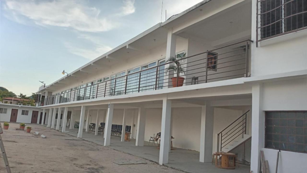 Apartamentos Mundo Maya Habitaciones Флорес Экстерьер фото